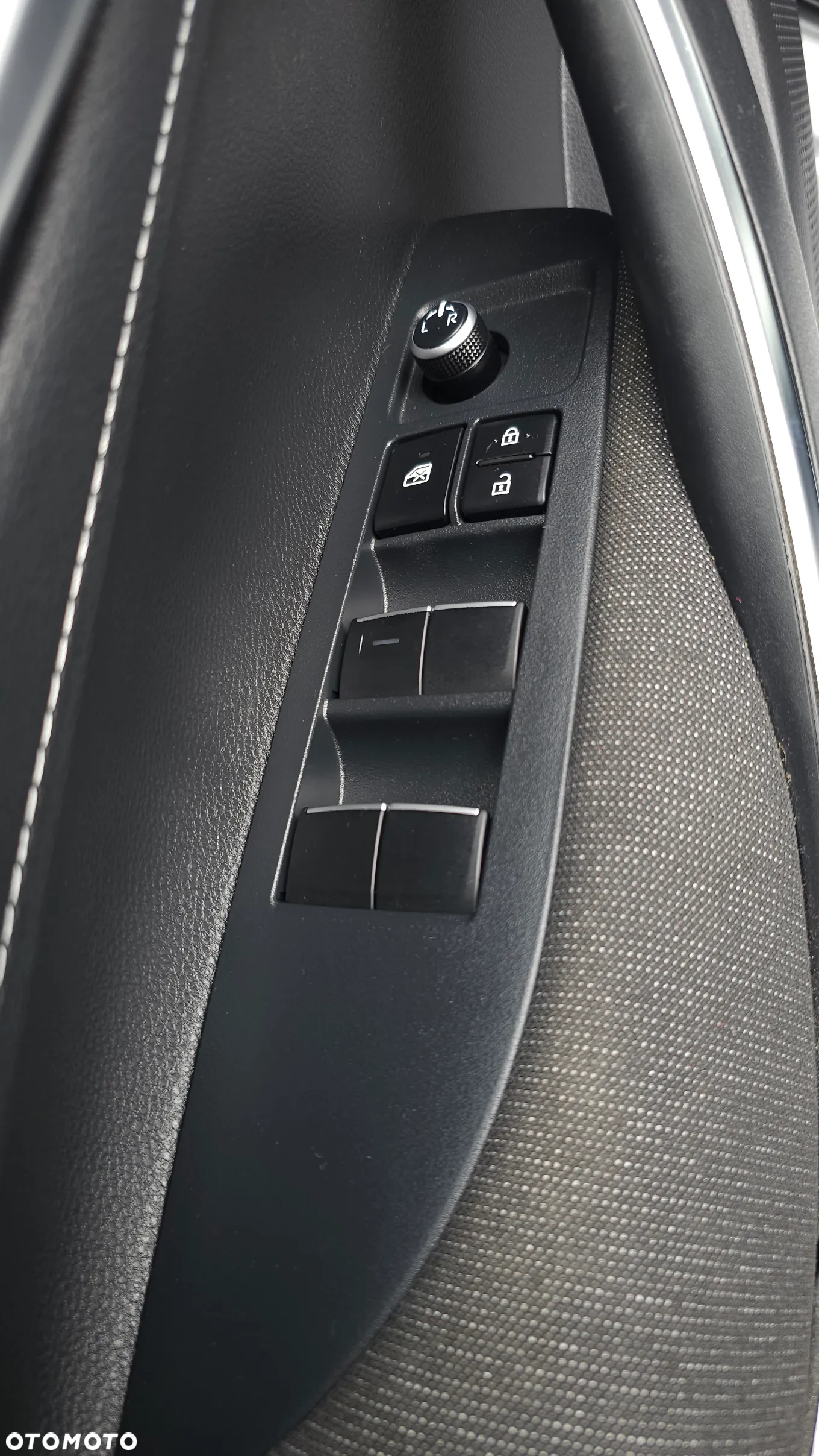 Toyota Corolla 1.8 Hybrid Comfort - 15