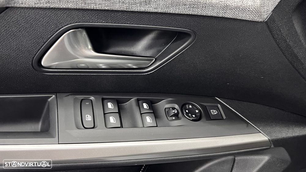 Peugeot 5008 1.2 Hybrid Allure e-DCS6 - 41