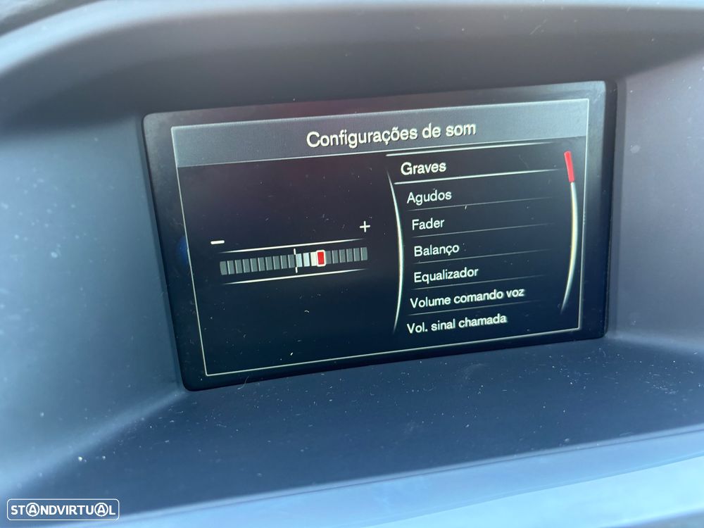 Volvo V60 2.4 D6 R-Design Sum.AWD Phev - 29