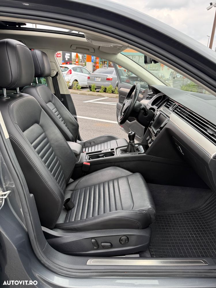 Volkswagen Passat 2.0 TDI 4Motion Highline - 16