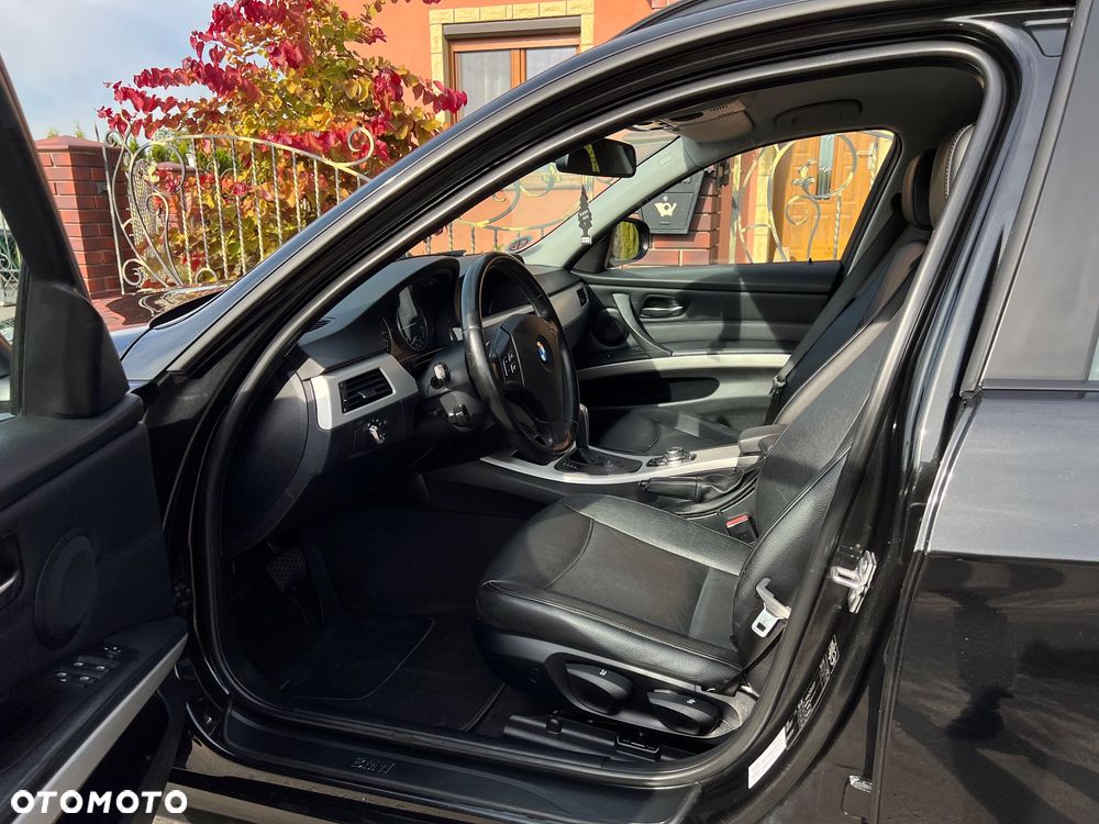 BMW Seria 3 318d DPF Edition Sport - 26