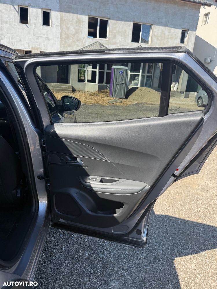 Peugeot 2008 1.2 L PureTech STT EAT8 Allure - 10