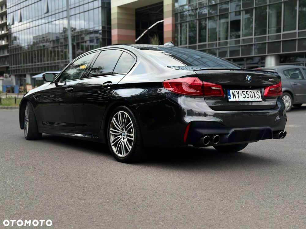 BMW Seria 5 M550i xDrive sport - 14
