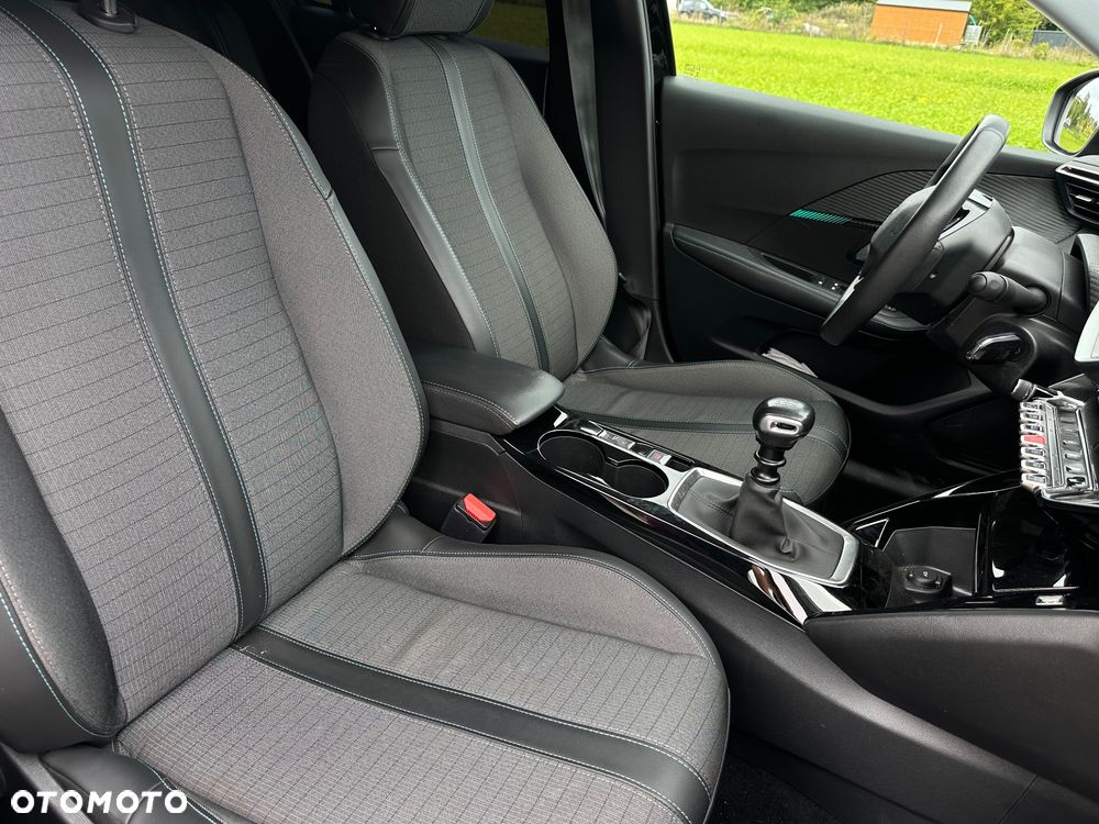 Peugeot 208 PureTech 100 Allure - 17