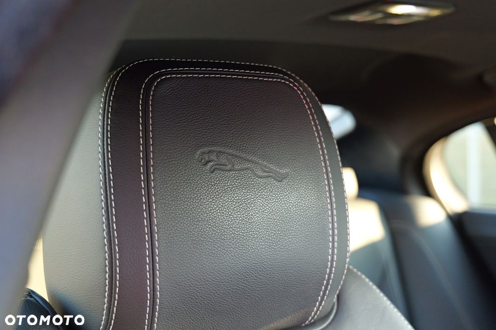 Jaguar XE P250 R-Dynamic Black - 27