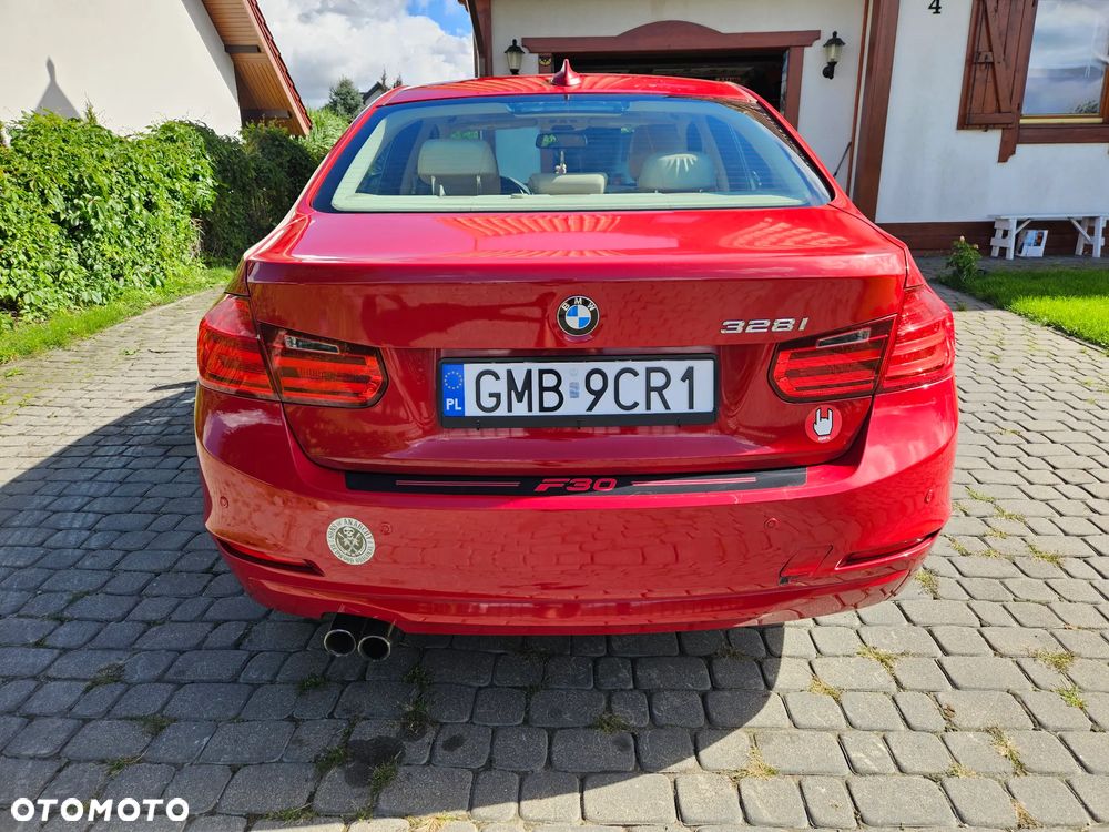 BMW Seria 3 328i - 3