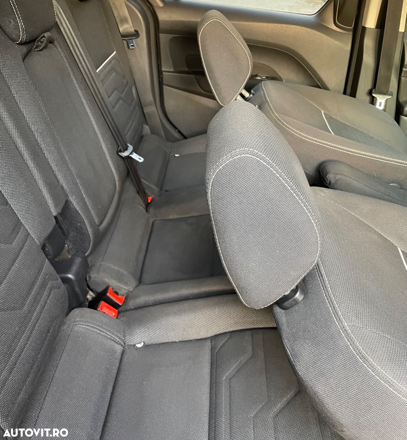 Ford Tourneo Connect 1.6 TDCi Start-Stop Titanium - 31