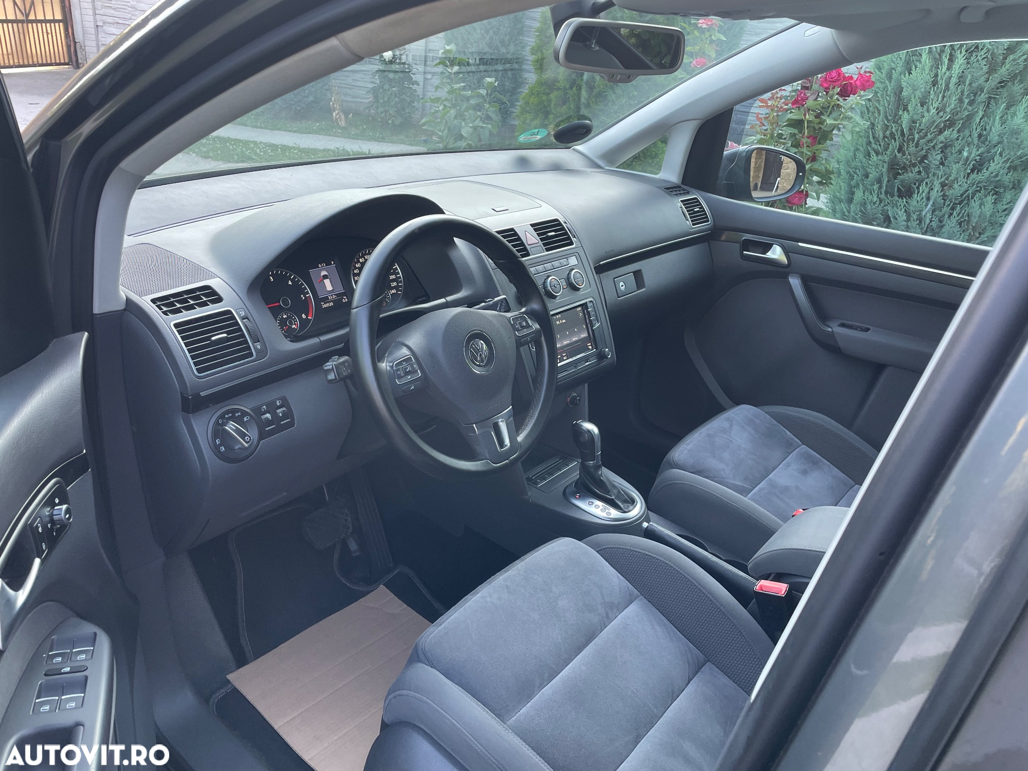 Volkswagen Touran - 17