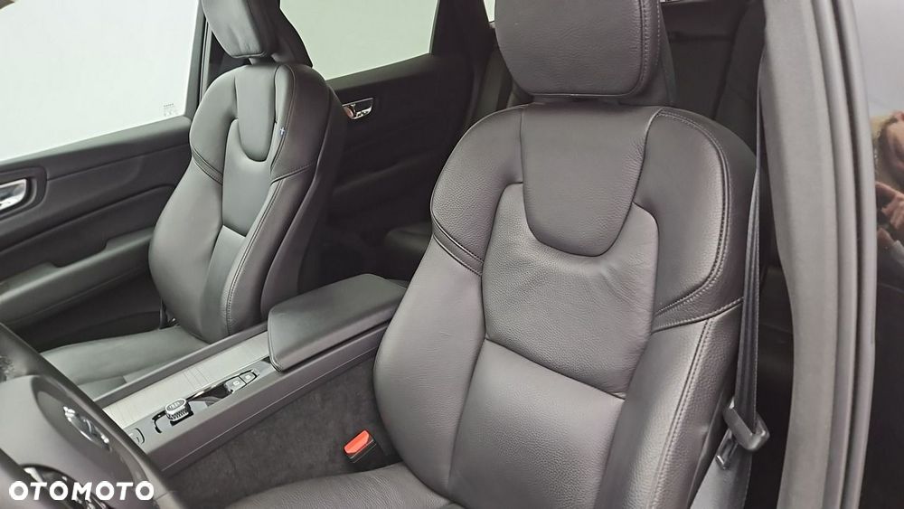 Volvo XC 60 B4 B Plus Dark - 11