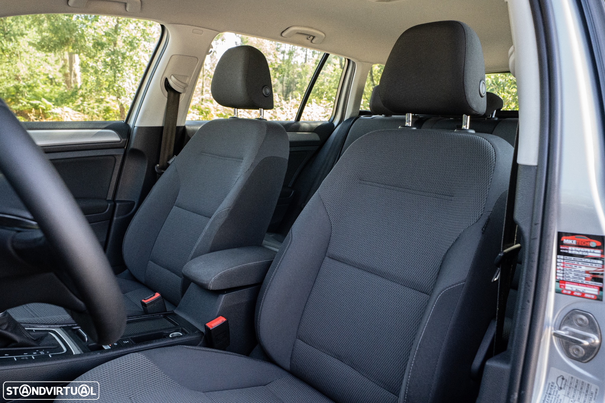 VW Golf Variant 1.6 TDi Confortline DSG - 14