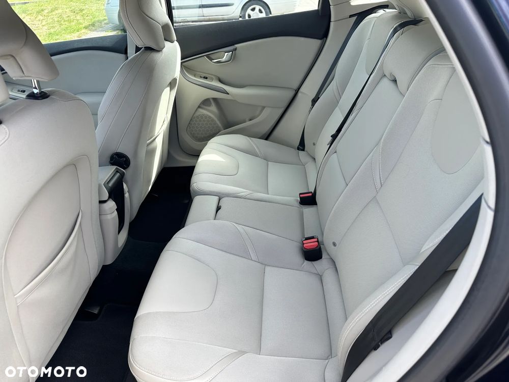 Volvo V40 D3 Momentum - 7