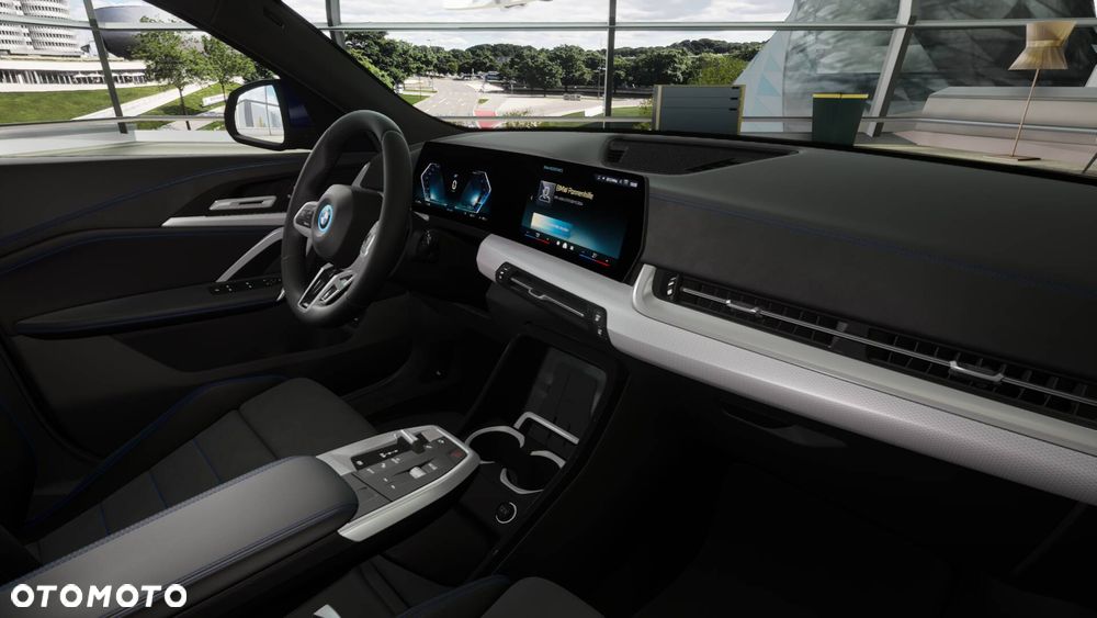 BMW iX2 eDrive20 66.5kWh M Sport - 4