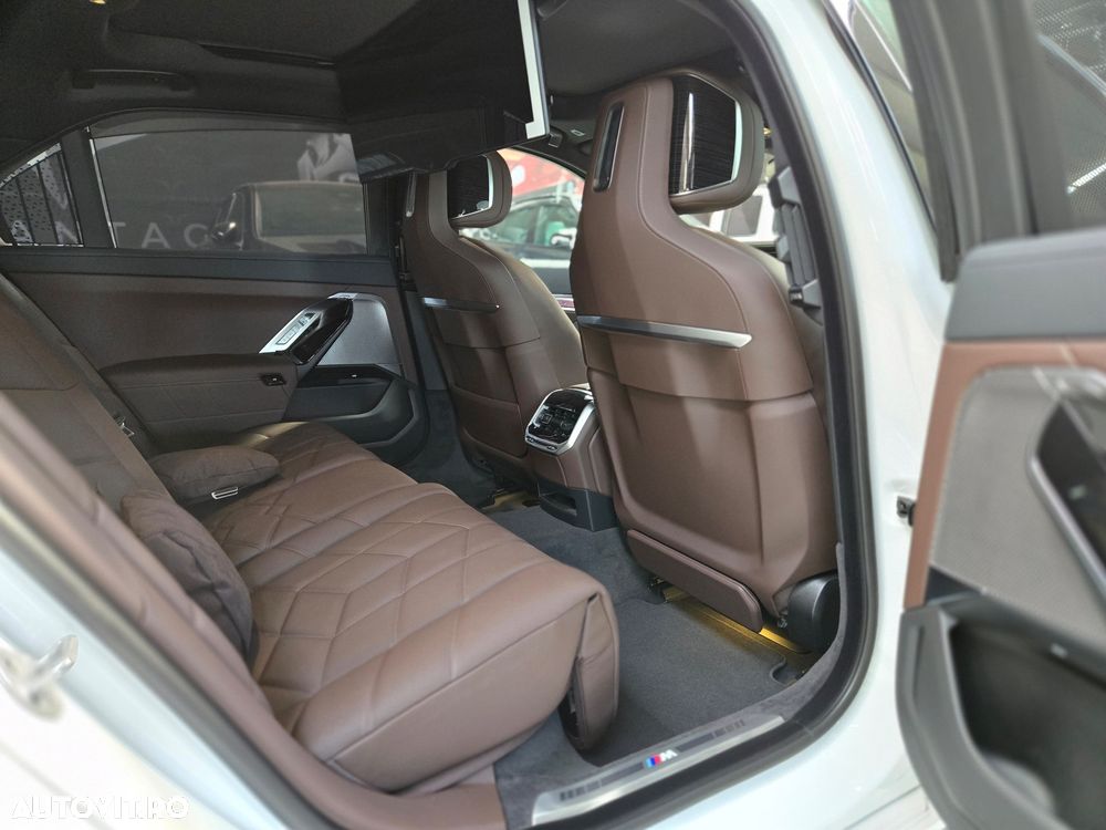 BMW Seria 7 740d xDrive MHEV - 9