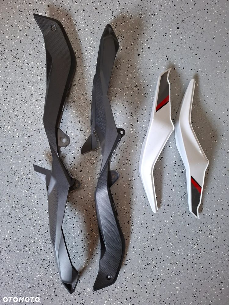 BMW S1000XR owiewka wypełnienie boczek zadupek