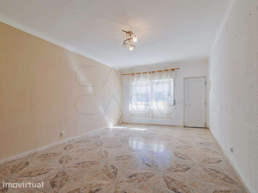 Moradia renovada, ideal para habitação ou investimento, junto ao Po... - Grande imagem: 5/40