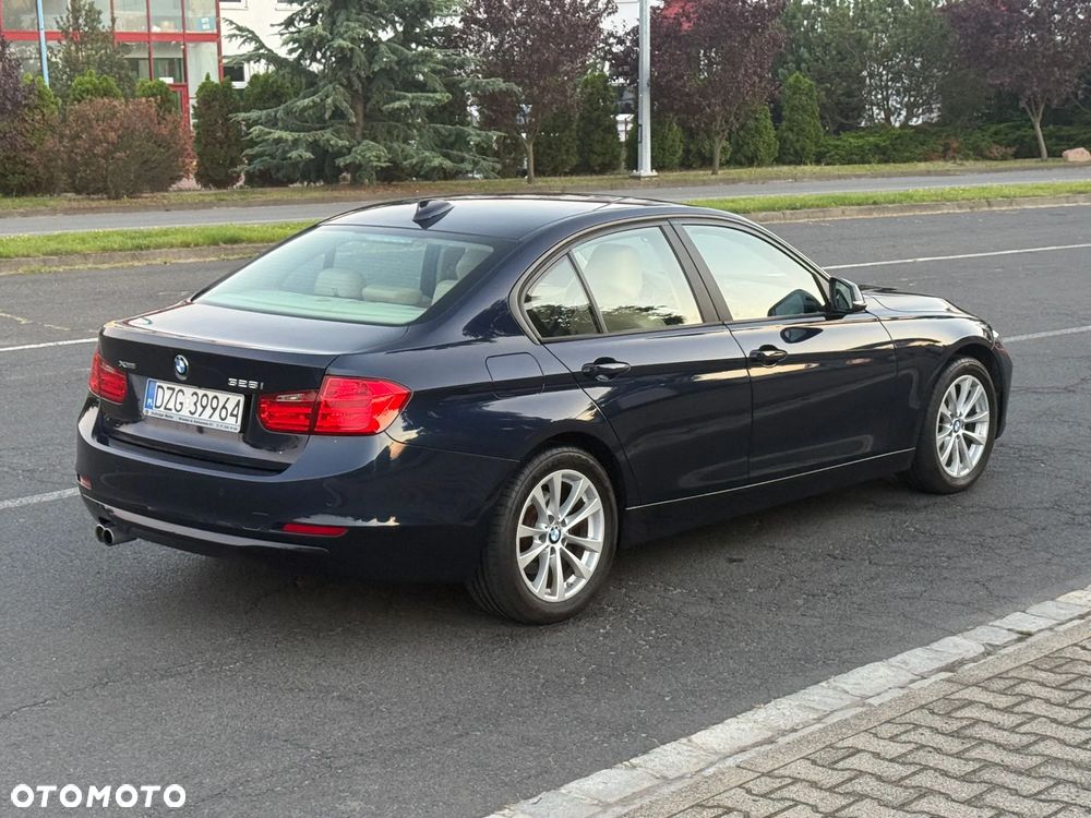 BMW Seria 3 328i xDrive Sport-Aut Luxury Line - 19