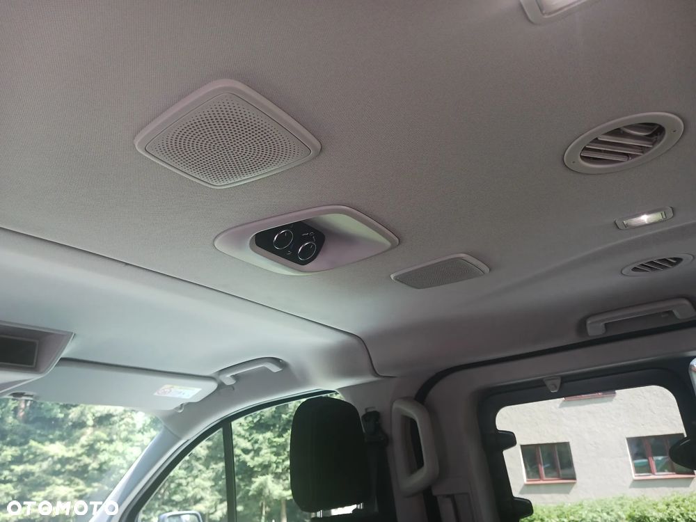 Ford Tourneo Custom 2.0 EcoBlue L1 Titanium - 17