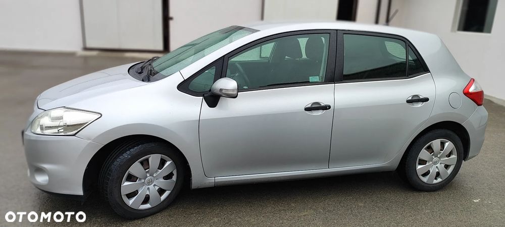 Toyota Auris 1.6 Terra - 3