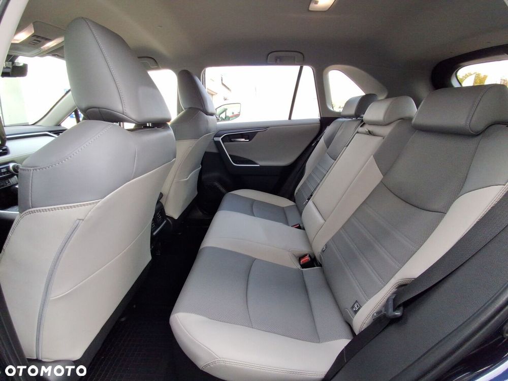 Toyota RAV4 - 13