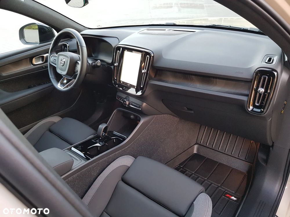 Volvo XC 40 Recharge 82 kWh Single M Extended Range RWD Plus - 15