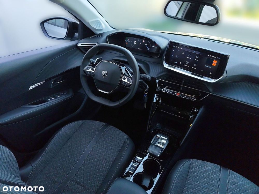 Peugeot 208 - 13