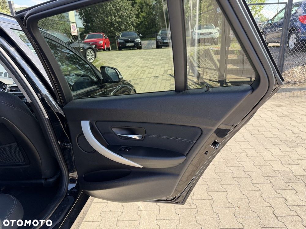 BMW Seria 3 318d - 23
