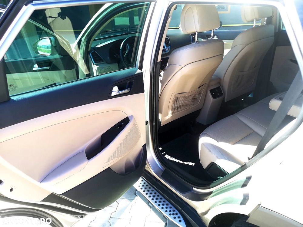 Hyundai Tucson 2.0 CRDI 4WD Automatik Premium - 21