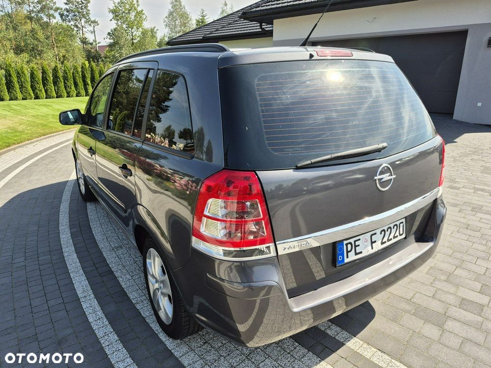 Opel Zafira - 10