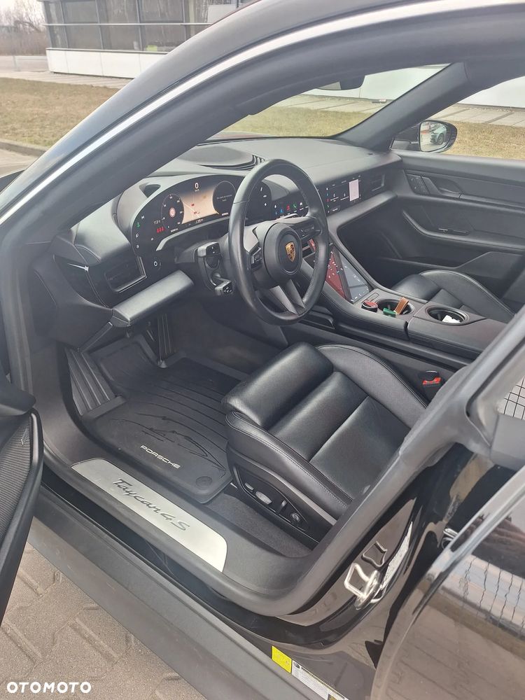 Porsche Taycan - 7