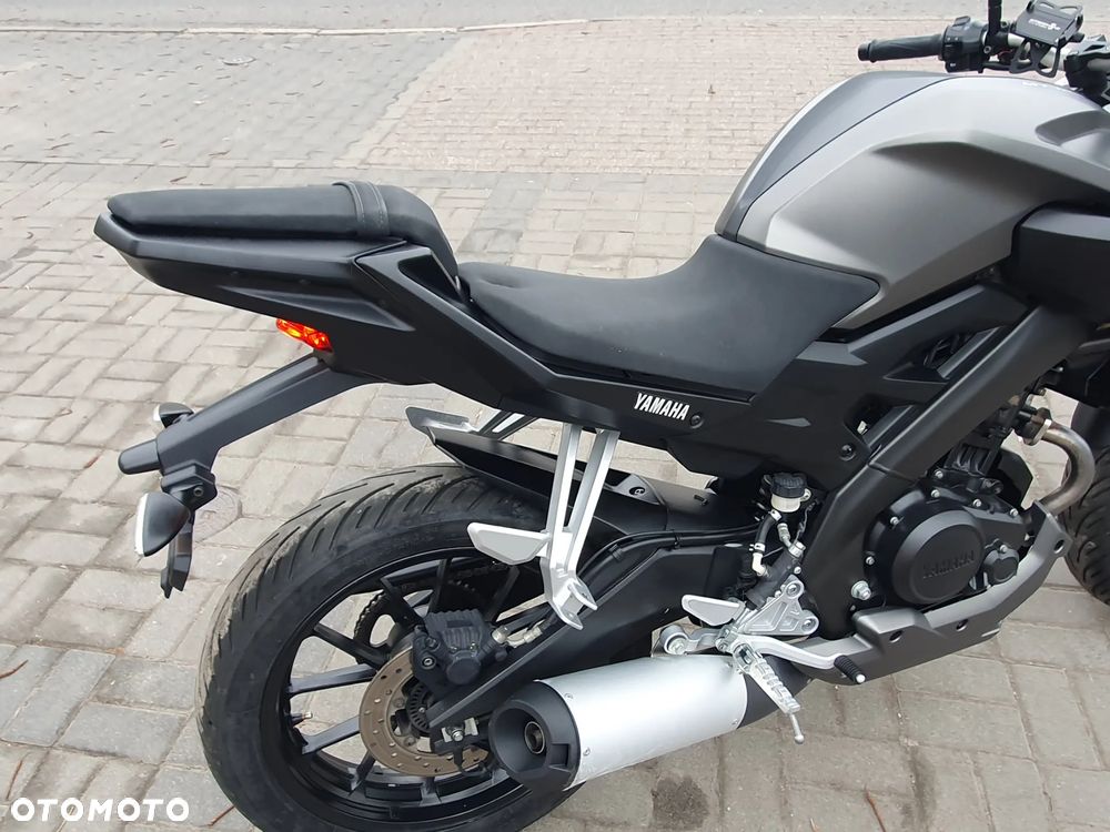 Yamaha MT - 22