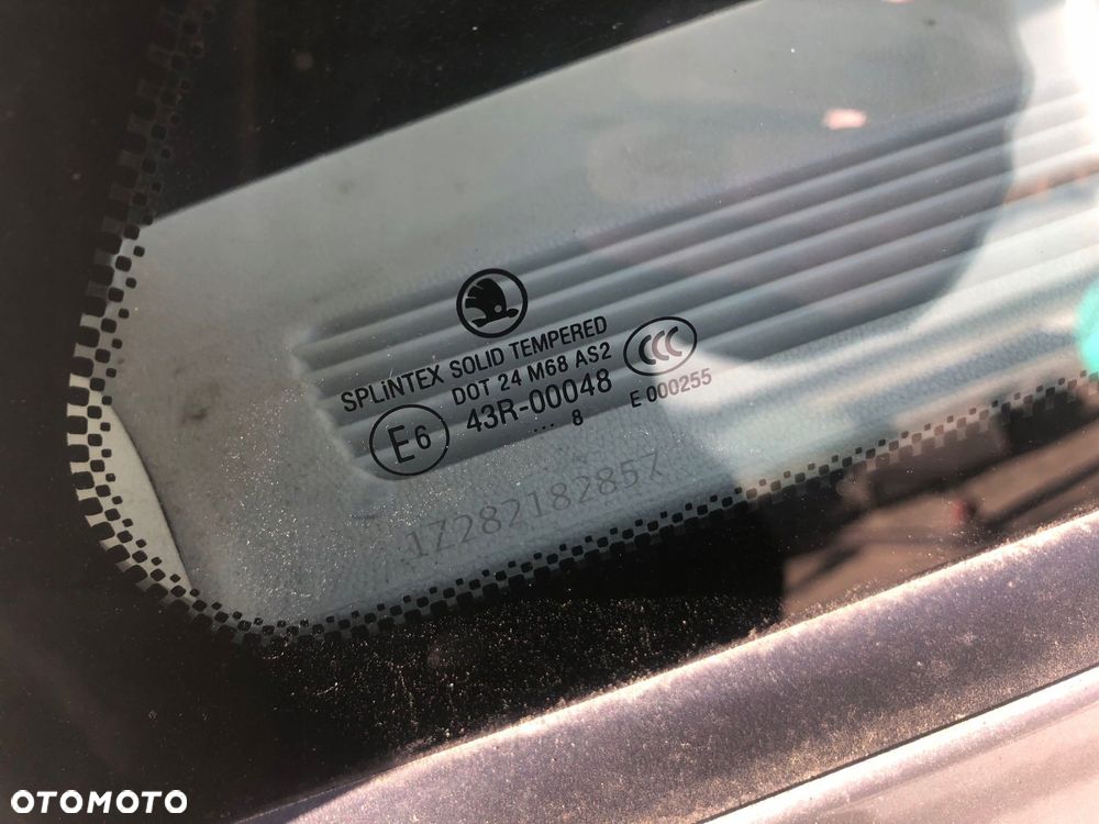 SKODA OCTAVIA II 1Z 04-08 SZYBA KAROSERYJNA TYŁ PRAWA KOMBI 5D - 4