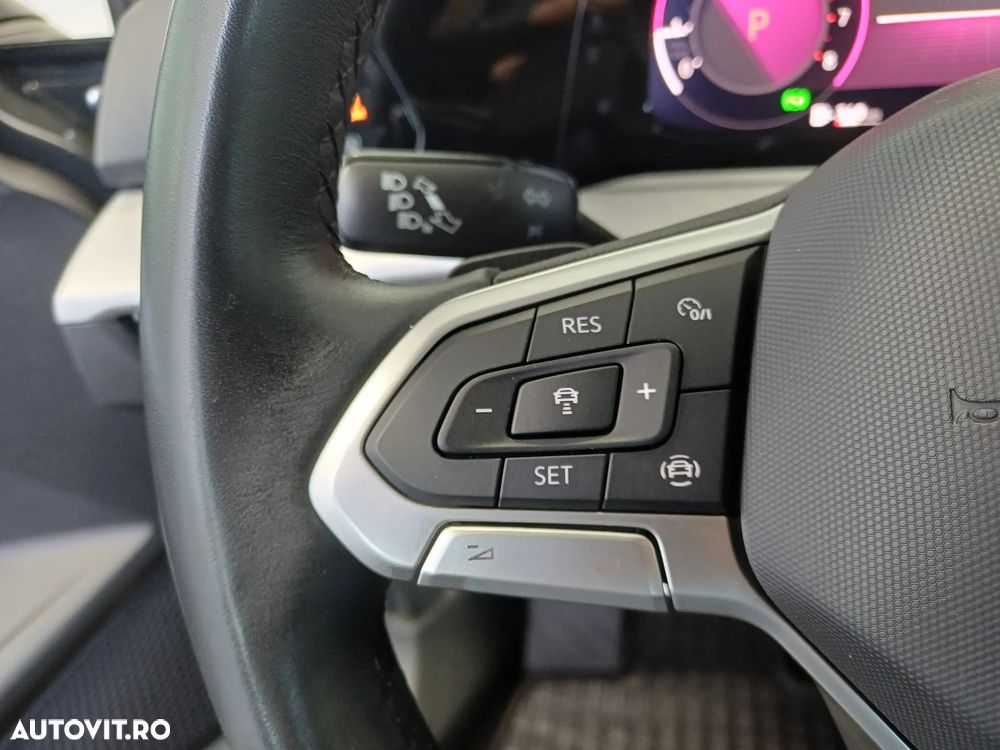VOLKSWAGEN Golf 2023 — imagine 9