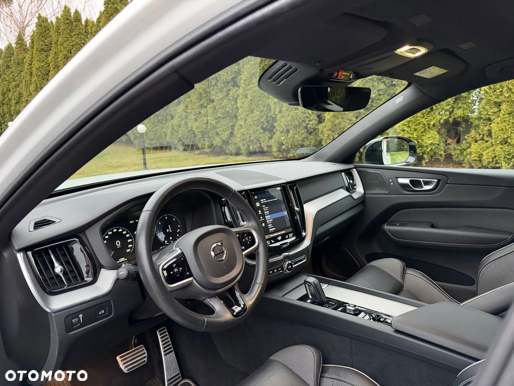 Volvo XC 60 B4 D AWD R-Design - 6