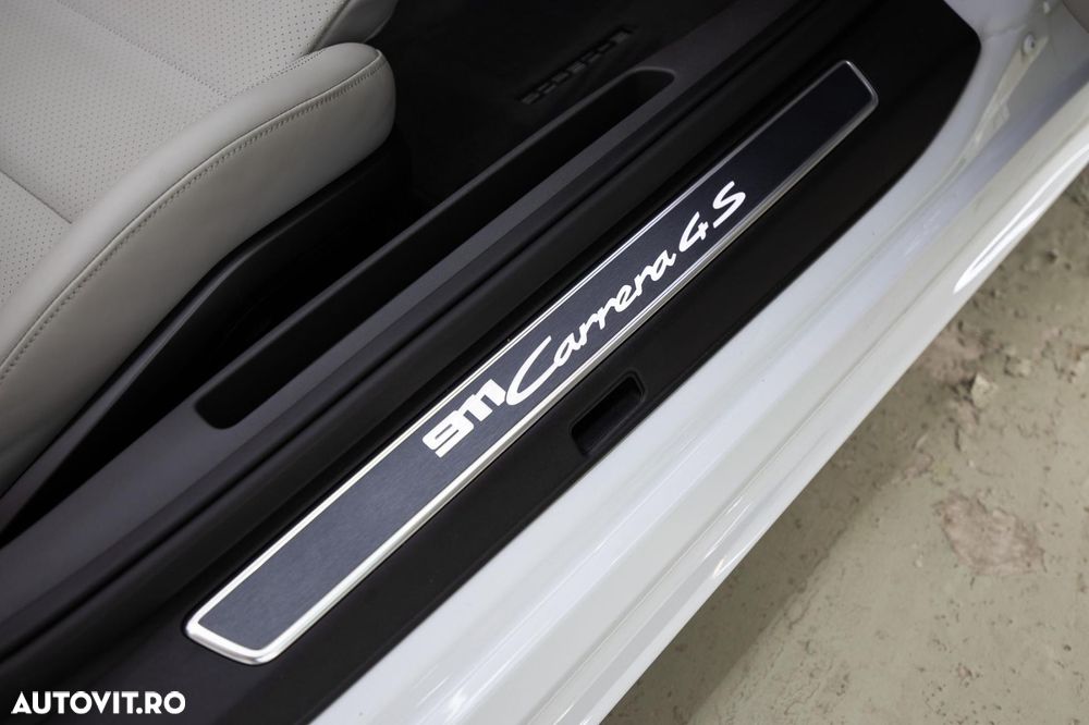 Porsche 911 Carrera 4S PDK - 17