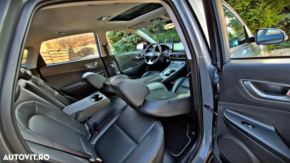 Hyundai KONA 204CP Luxury+ - 2