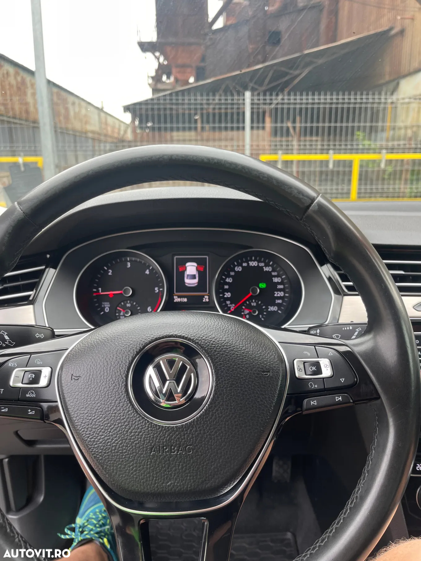 Volkswagen Passat 2.0 TDI DSG 4Motion Highline - 13