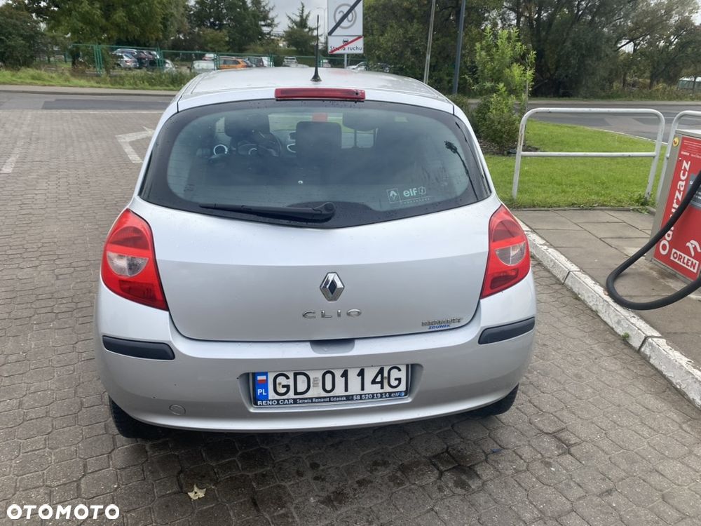 Renault Clio 2005 photo 3