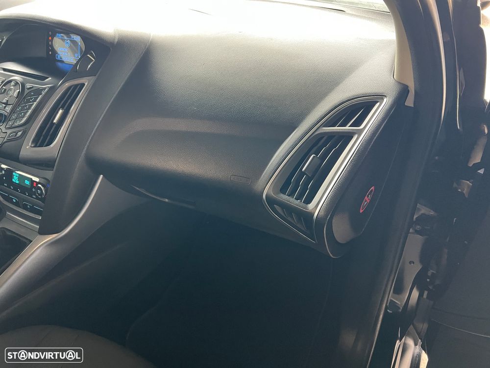 Ford Focus SW 1.6 TDCi Titanium Best - 9