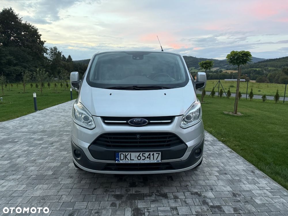 Ford Tourneo Custom - 12