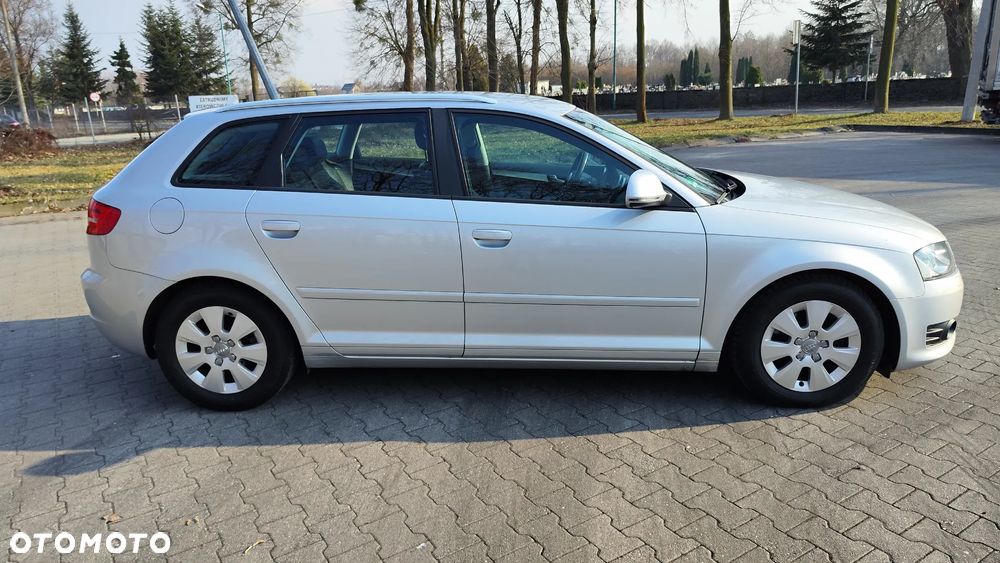 Audi A3 Sportback 1.6 TDI DPF Attraction - 12