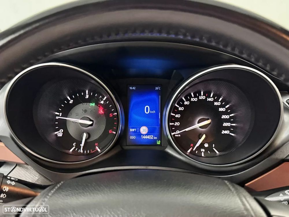 Toyota Avensis Touring Sports 2.0 D-4D Luxury+GPS - 36