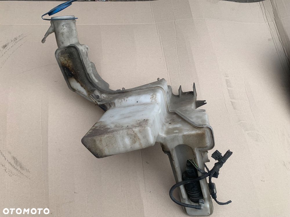 Zbiorniczek płynu spryskiwaczy pompka volkswagen passat b6 - 2