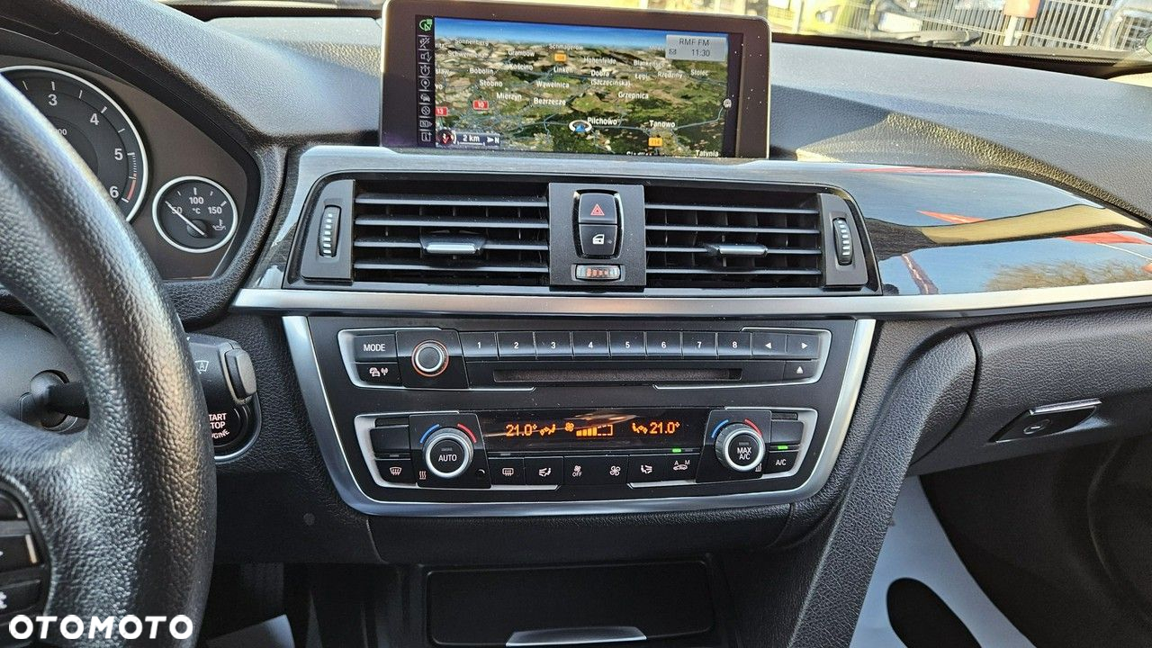BMW Seria 3 320d Touring Luxury Line - 27