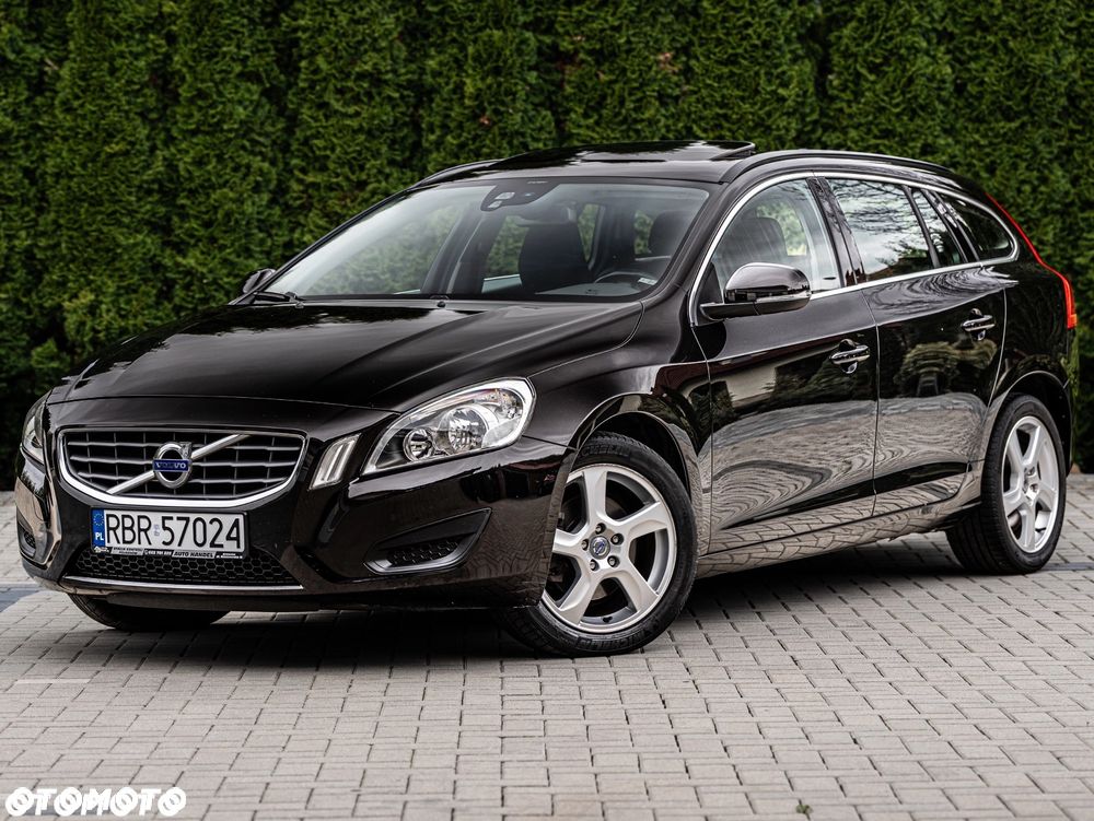 Volvo V60 D4 Momentum - 1