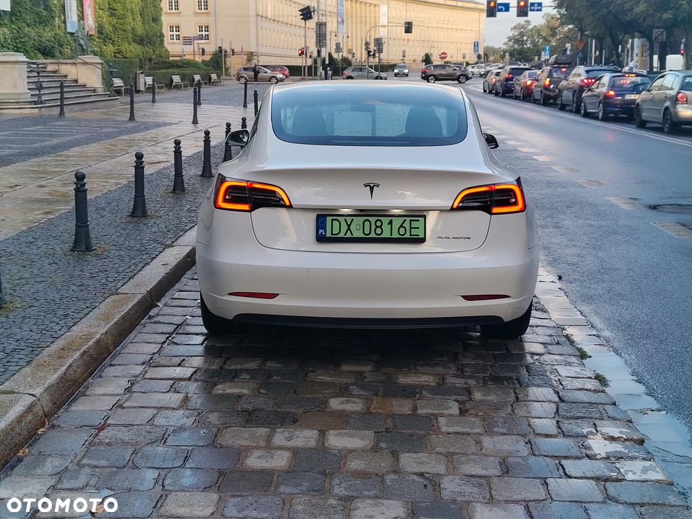 Tesla Model 3 - 7