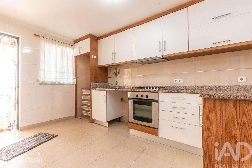 Moradia térrea T3 em Marinha Grande de 89 m2 - Grande imagem: 2/16