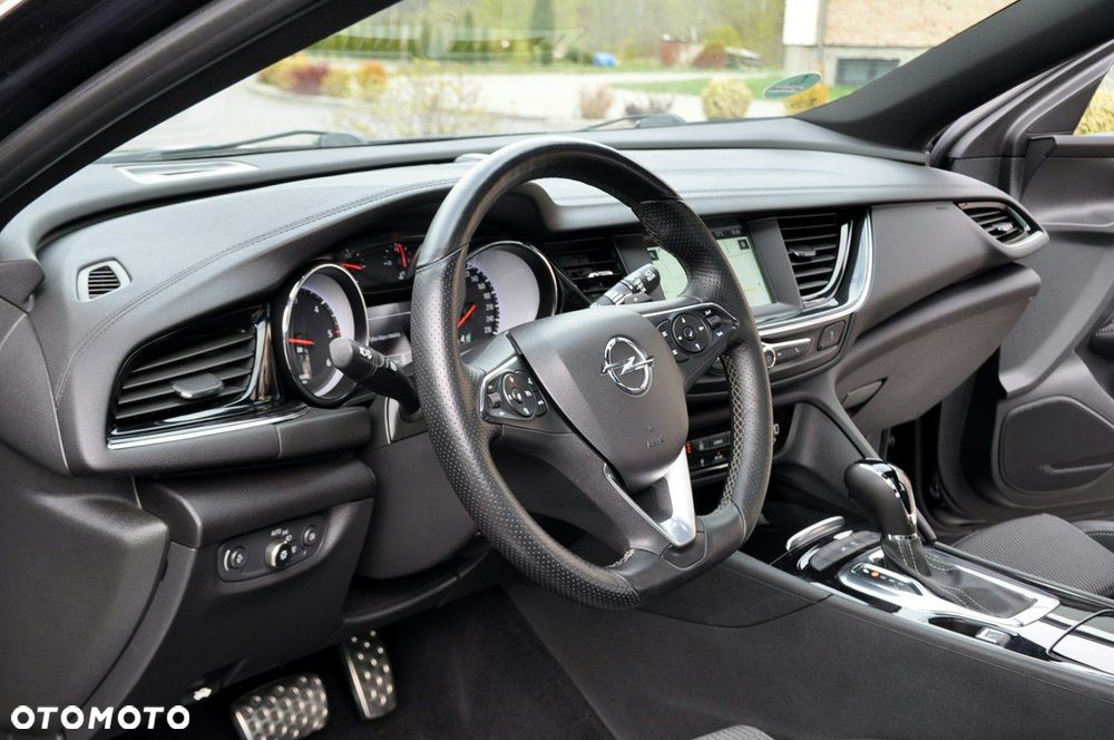 Opel Insignia - 22