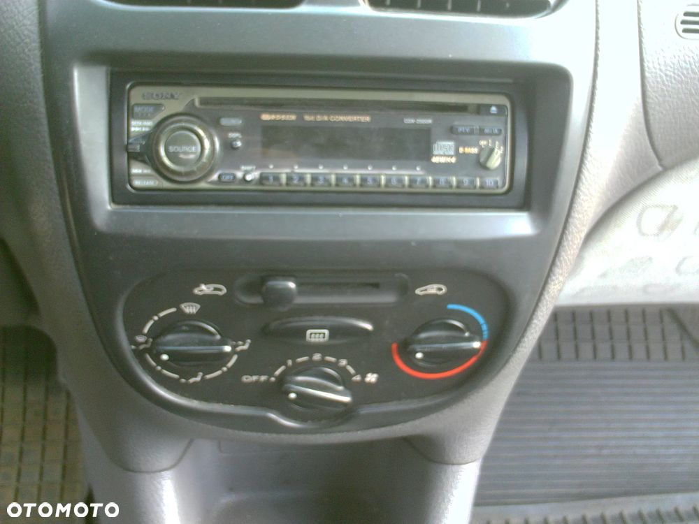 Peugeot 206 1.1 XR Presence - 34