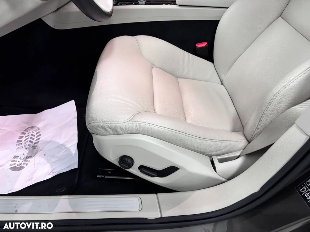 Volvo V60 V60CC B5 MHEV AT AWD Plus Bright - 12