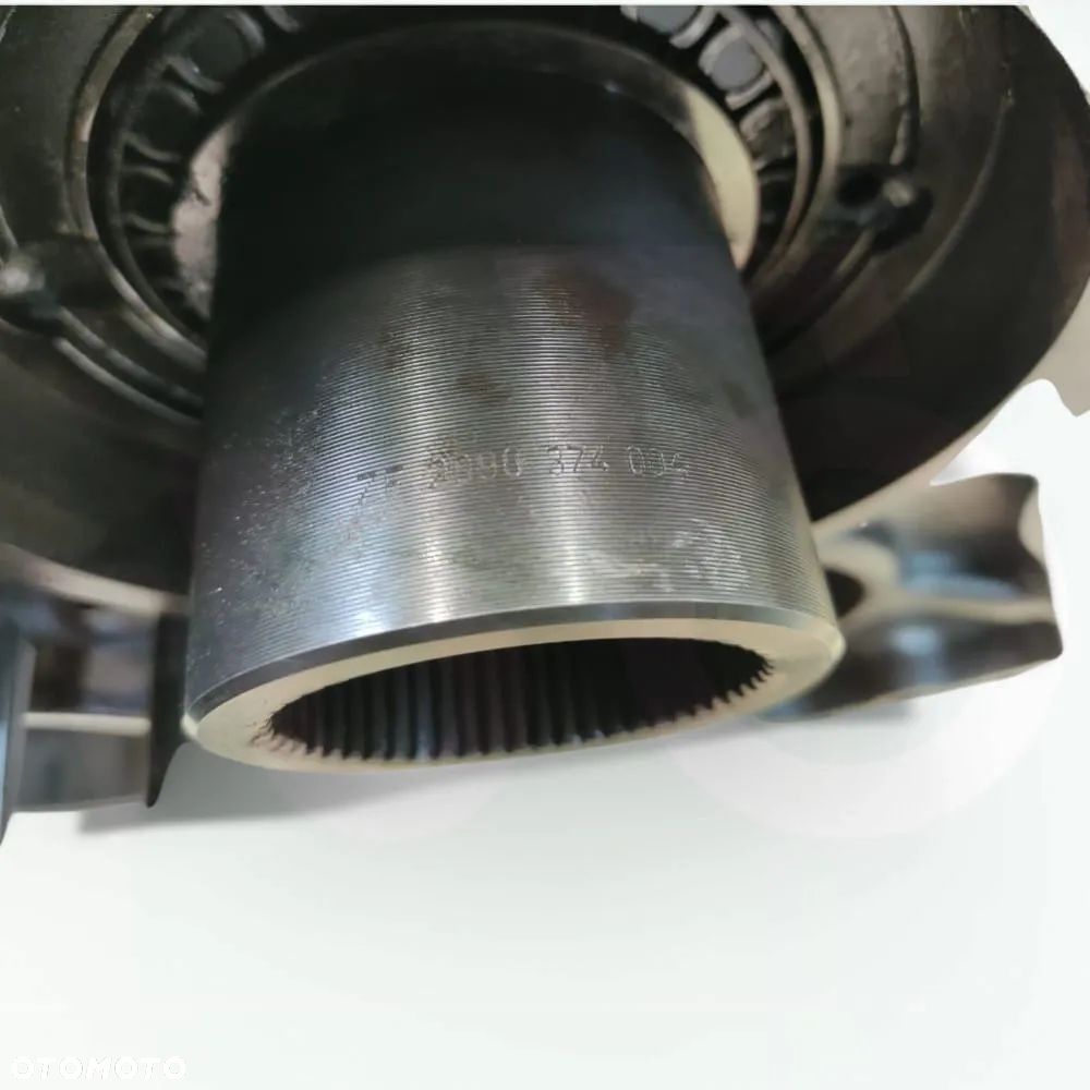 Napęd Przystawka Skrzynia ZF 8605502104 Claas Xerion 3800 - 16